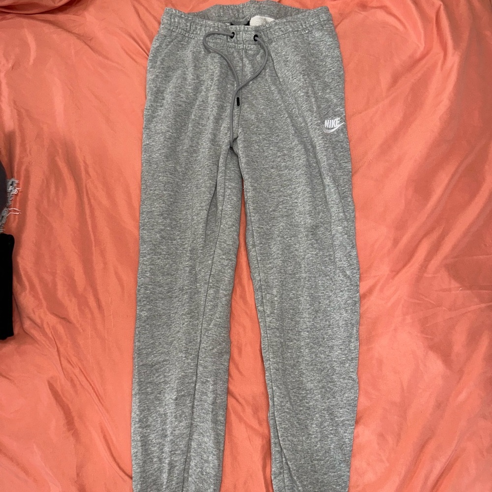 Nike Joggers - Grey